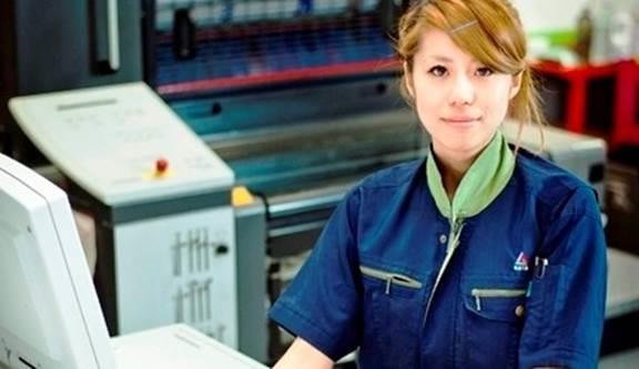 Operator drukwerk afwerker (productiemedewerker) Samen met collega s werk je bij dit internationale bedrijf aan het afwerken van etiketten volgens het model van de klant.