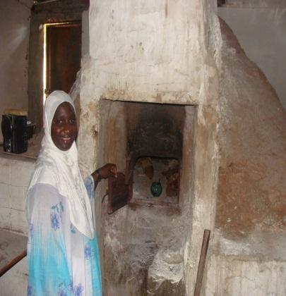 Echt iets om trots op te zijn! Fatou, heeft een kraamkliniek waar we o.a. de restanten van de kraampakketten die we krijgen naar toe sturen.