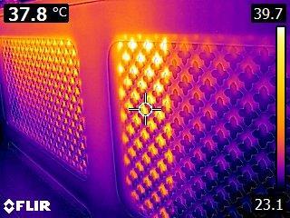 Op de onderstaande foto s ziet u de radiatoren van de serre (foto 1 en 2), de voorzijde van de woonkamer (foto