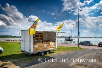 Fruitbomen in Tiel In samenwerking met de vrijwilligers van de Tielse moestuin Franciscushof zijn op 20 december 15 fruitbomen geplant.