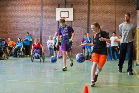 In de stad en in de drie noordelijke provincies namen aan 300 reguliere clinics liefst 5500 kinderen deel; leerlingen van zowel basisscholen als van scholen voor Voortgezet Onderwijs.