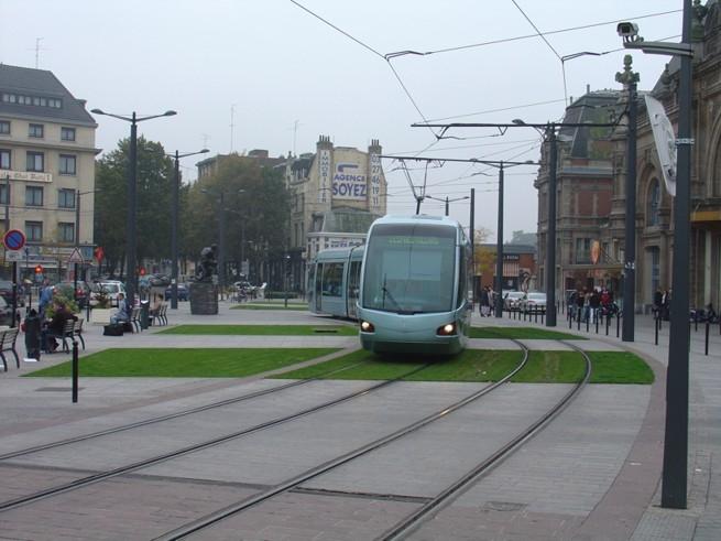 uiteindelijke vormgeving. De huidige tramlijn Utrecht-Nieuwegein/IJsselstein is hierbij geen gelukkig voorbeeld.