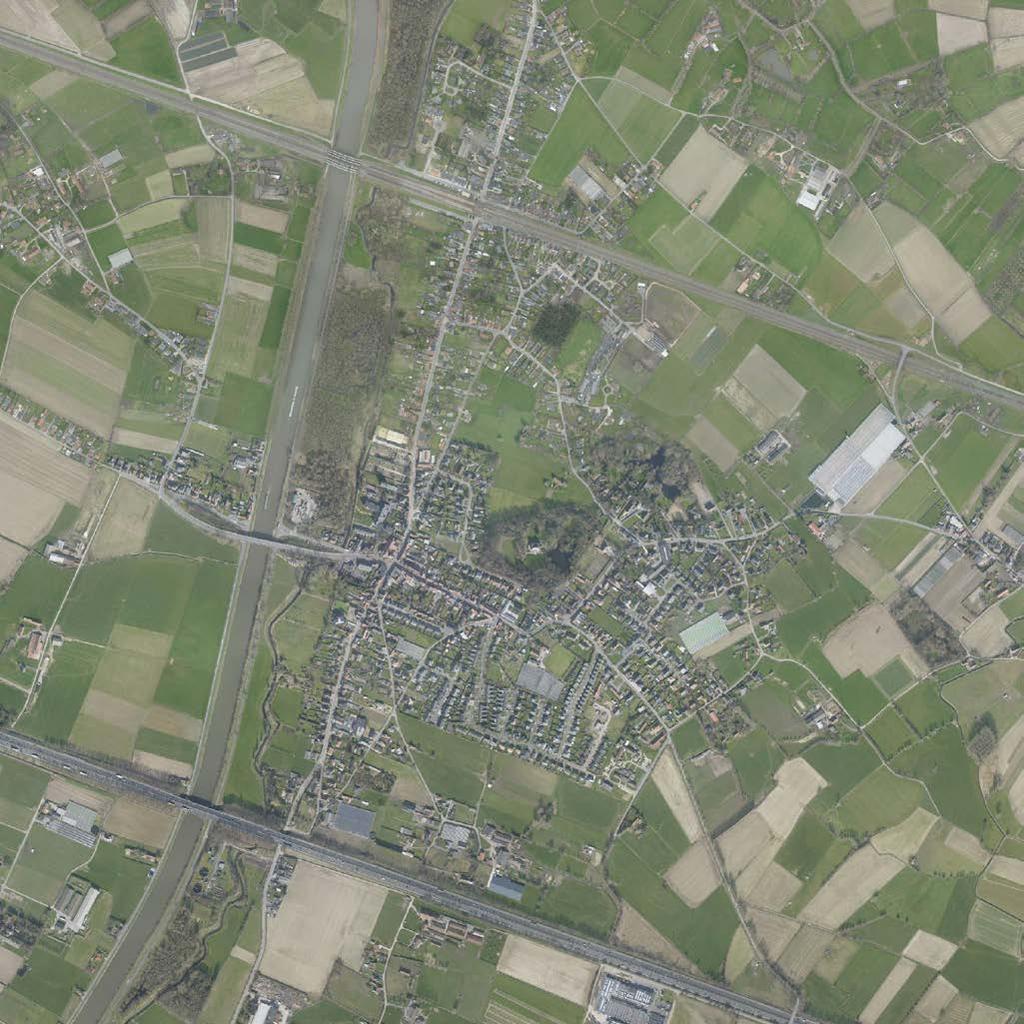 500 m Figuur: luchtfoto, case Landegem De luchtfoto toont de huidige conditie van het dorp Landegem.