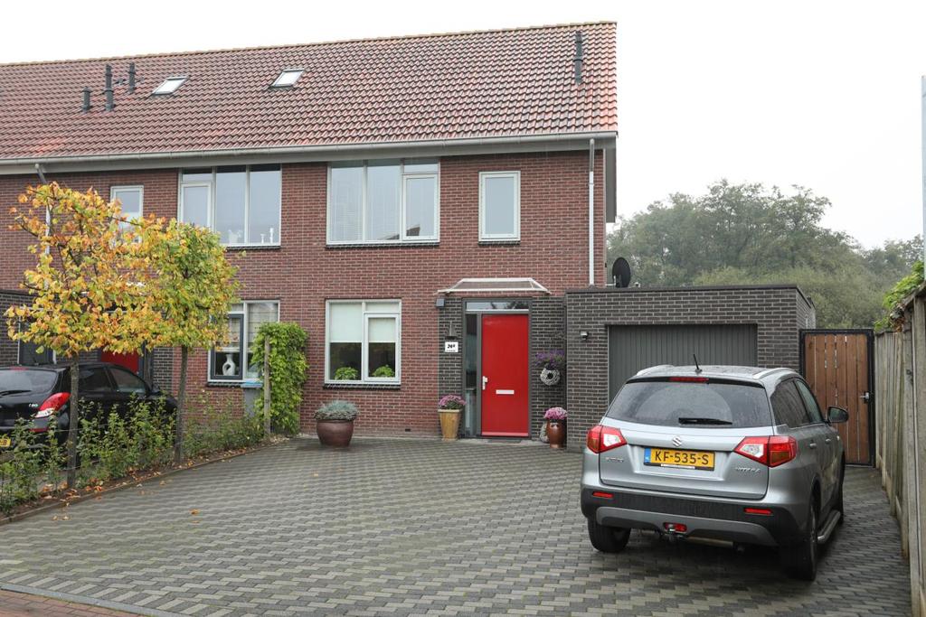 .. TE KOOP Terras 24B, 7609 R Almelo Vraagprijs: 259.000,- k.k... Weghorst Makelaardij B.V. Rijssensestraat 6 7642 C WIERDEN Tel.