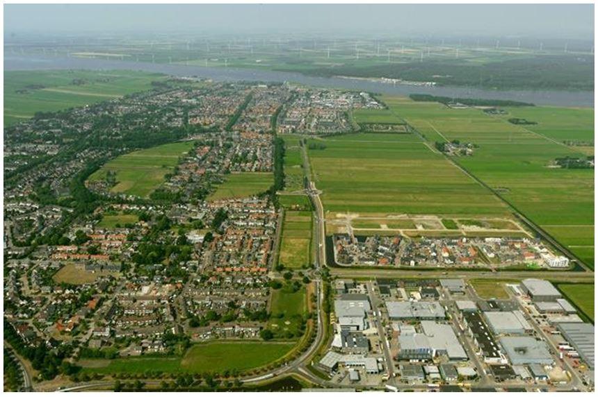 De huidige verkavelingsstructuur van Bunschoten In de historische kern van Spakenburg hebben veel woningen en aan de visserij gerelateerde bedrijven ruimte moeten maken voor nieuwbouw.