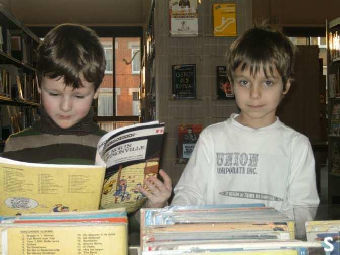 Op bezoek in de bibliotheek Op woensdag 1