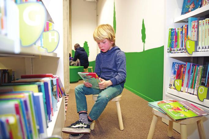 Dat is gebeurd in het stadhuis, vertelt Bert Muis. Voor de ambtenaren is dat een bijzondere tijd geweest: er was meer reuring in het gebouw, maar dat werd gewaardeerd.