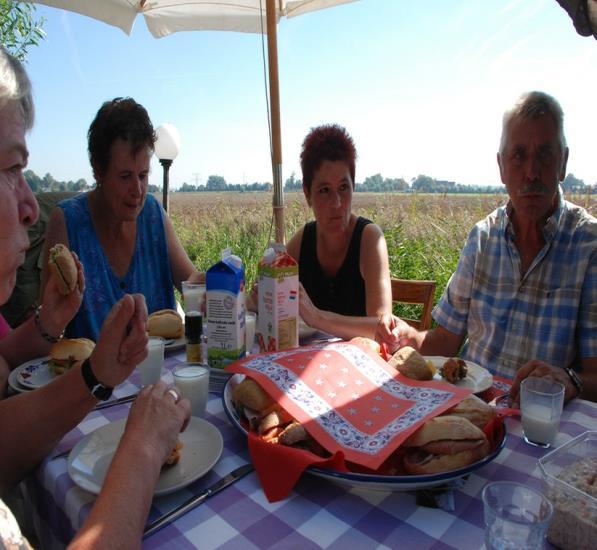 Clinic schapendrijven in Tinte, Op zaterdag 02 en 23 augustus zijn we weer van harte welkom bij Henk Bijleveld in Tinte, Adres: Peltersdijk 4 te Tinte, om een dag te komen schapendrijven.