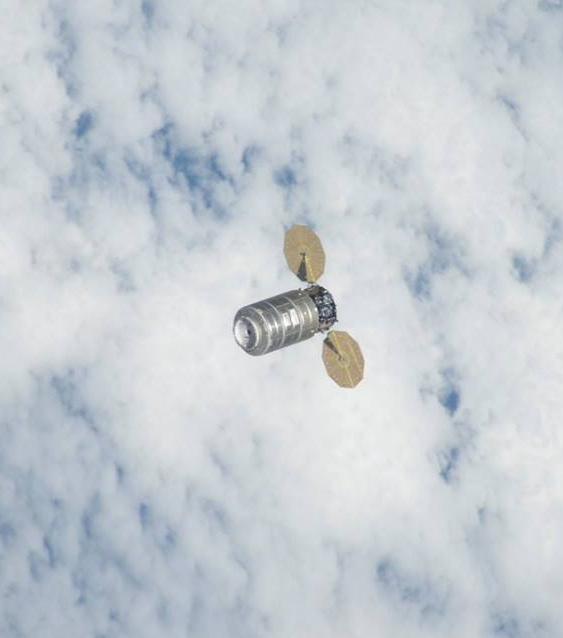 Het geheel verliep vlekkeloos en de Centaur bovenste rakettrap zorgde er voor dat de Cygnus probleemloos richting het ruimtestation vloog Cygnus nader het ISS SOJOEZ TMA-17M TERUG UIT DE RUIMTE De