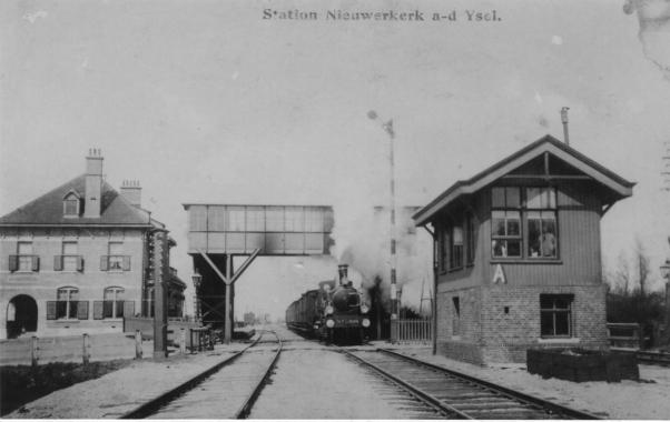 6 Ansichtkaart van het station Nieuwerkerk uit 1909 De