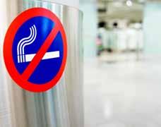 FEDERATIENIEUWS Maak je ook de zorg mee rookvrij? Patiënten die voor de ingang van het ziekenhuis staan te roken. Speciale rookzones in en om het ziekenhuis.