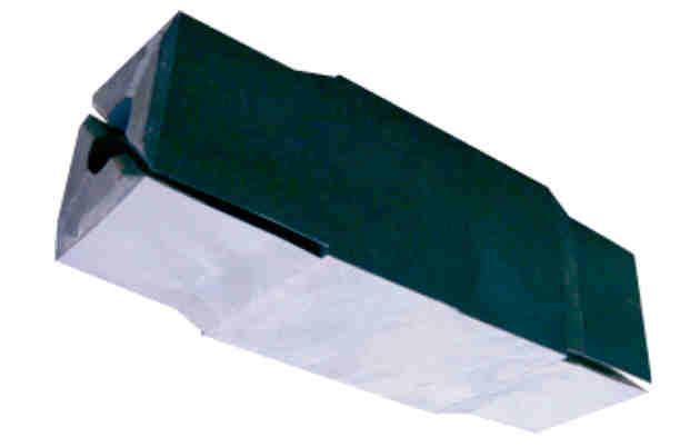 De UNI eindklos is van een spijkerbaar kunststof materiaal gemaakt en speciaal ontworpen voor aluminium metselprofielen type: UNI65. Verder is de UNI eindklos voorzien van een vierkant nokgat, t.b.v. een los verkrijgbaar UNI spindel of kunststof koppelplaatje.