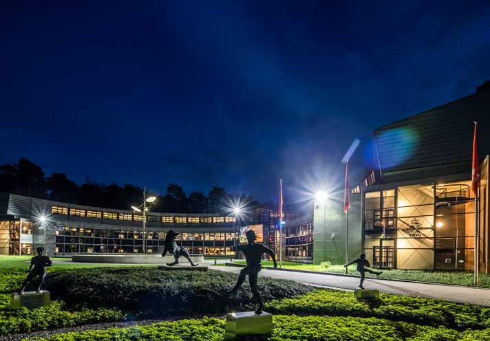 KNVB CAMPUS 22 KNVB CAMPUS VOOR DE TEAMS VAN MORGEN Het moderne voetbal vraagt om goed voorbereid samenspel