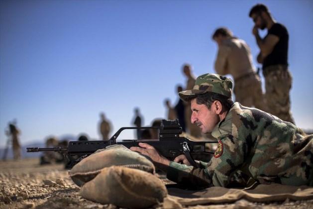 Een overzicht van Defensieoperaties in de week van 18 tot 25 april. Op een Afghaanse legerbasis in de provincie Balkh verleenden 3 Nederlandse militairen medische hulp aan enkele Afghaanse collega s.