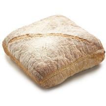 Het brood heeft een karaktervolle smaak en een heerlijk krokante korst. Ideaal formaat om gelijke boterhammen van te snijden.