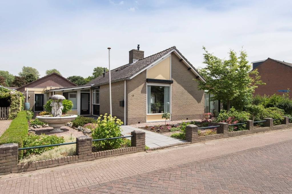 Haaften, Goudensteinstraat 48 Vrijstaande bungalow met garage Comfortabel en gelijkvloers wonen!