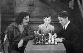 verloor Film comedian Woody Allen (9- ) schaak bij gelegenheid en hij leerde zijn schoonzoon Moses Farrow schaken ennisser Boris Becker (9- ) schaak Hij speelde een parij egen Garry Kasparov en Nigel
