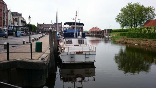 Hoofdstuk 2 IJsselmonde - Antwerpen Nadat we afscheid hadden genomen van de Bege-vaarders gingen we maandag 22 mei richting Dordrecht.