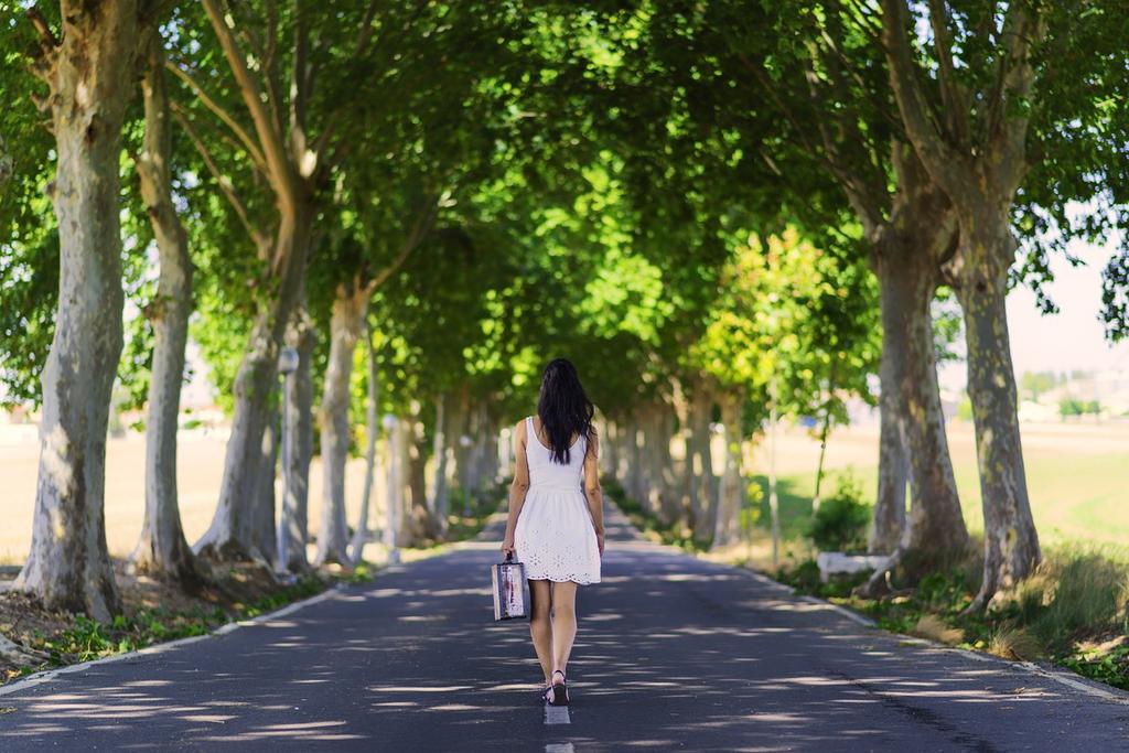 Volg de weg naar jouw hart In deze meditatie wil ik je het pad naar jouw hartsverlangen laten bewandelen. Wat kom je tegen op jouw weg?