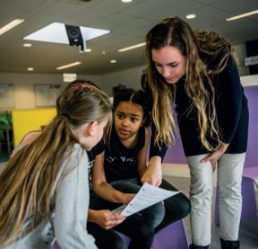 Een sterk ontwikkeld cultureel bewustzijn helpt kinderen om met een open, respectvolle en verdraagzame houding in het leven te staan.