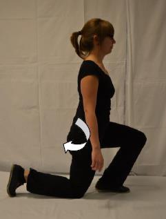 stretching aan trekapparaat AANTAL: 5 x 15 sec Heupspieren: ridderstand, bekken