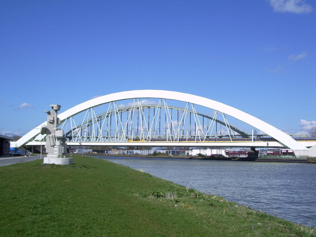 Hoofdstuk : Referentieproject: Werkspoorbridge. Referentieproject: Werkspoorbridge.1. Situering De Werkspoorbrug is een spoorbrug over het Amsterdam-Rijnkanaal in Utrecht.