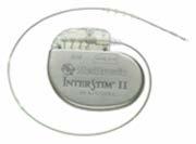 3. De pacemaker 3.1. Wat is een pacemaker? Een pacemaker is een klein apparaatje (+/- 4x4x0.5cm) dat het werk van de zieke sinus- of AV-knoop overneemt wanneer dit nodig is.