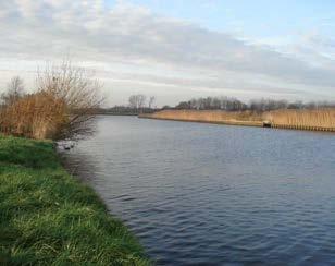 10 Meppelerdiep 10.1 Watersysteem Het waterlichaam Meppelerdiep behoort tot de categorie Rivieren, type R6; langzaam stromend riviertje op zand/kleibodem (RBO Rijn-Oost, 2004).