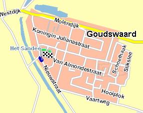 Locatie De woning is gelegen aan de Nieuwstraat 2 te Goudswaard. De woning is gelegen in een rustige wijk nabij speelweiden, winkels en een bushalte.