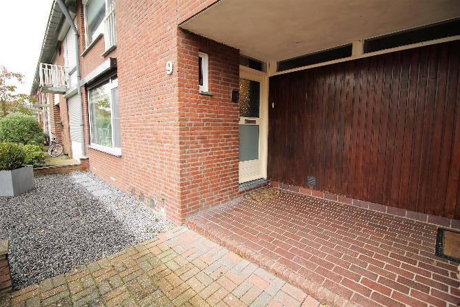 Deze woning is gelegen in de directe nabijheid van de