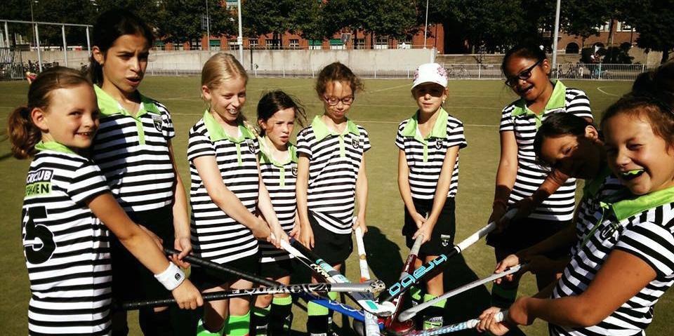 Nieuwsbrief Hockeyclub Delfshaven. Jaargang 1, nummer 1. September 2017 TROTS We zijn ontzettend trots op onze allereerste stoere nieuwsbrief!