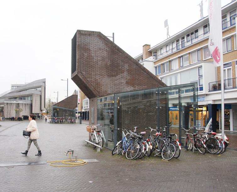 spelen op de Nieuwe Markt 4 Terwijl de