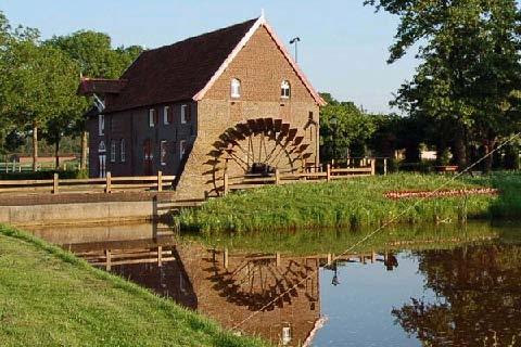 - In het plangebied van de Tovensche Beek bestaan mogelijkheden om twee landgoederen tot ontwikkeling te brengen.