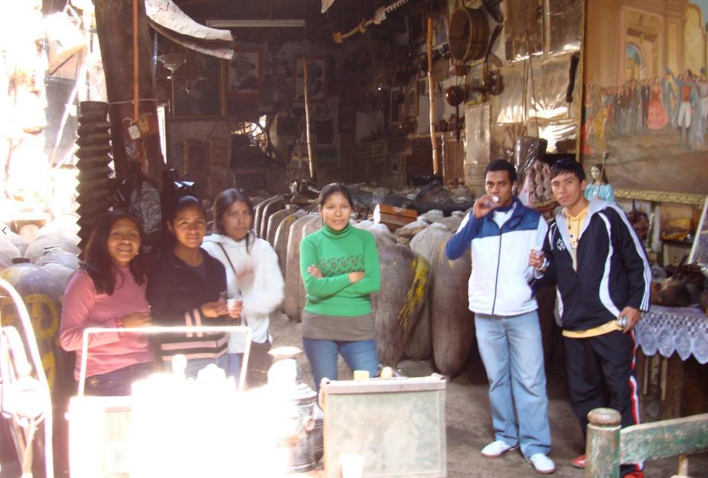 en in El Carmen, Peru slachtrijp zijn, te verwerken in een typische maal jd die ze zal verkopen. Hierdoor rendeert haar investering en kan ze haar tulo behalen. Knap toch?