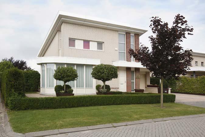 Objectinformatie Te koop: Deze MOOIE VRIJSTAANDE VILLA is op het golfpark te Lelystad aan het water gelegen.