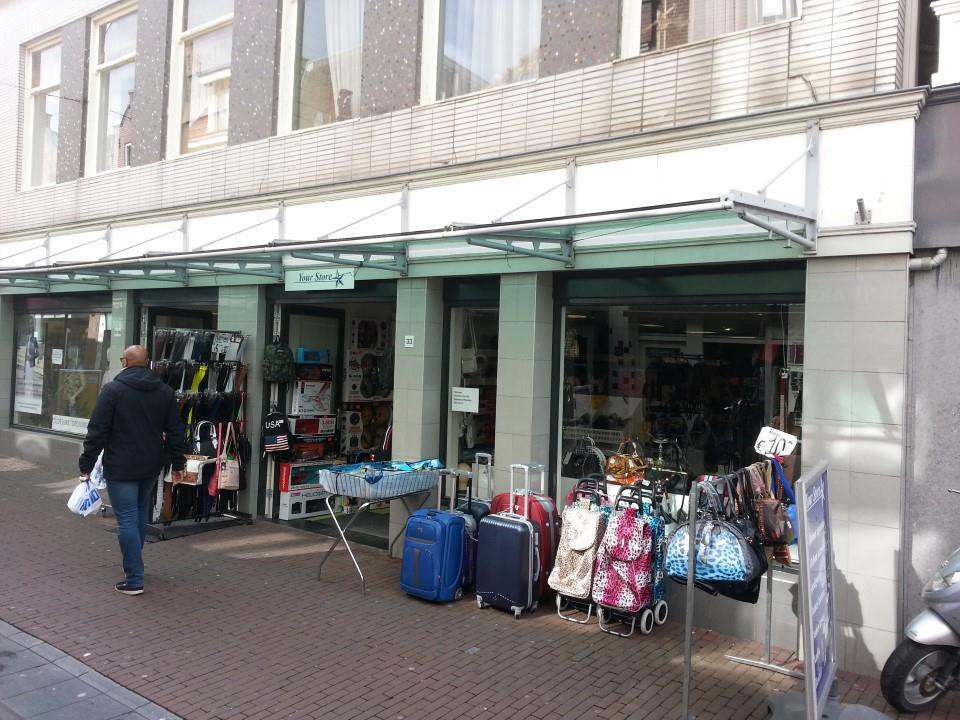 TE HUUR HOOGSTRAAT 33 PURMEREND FRAAIE, RECENT VERBOUWDE WINKELRUIMTE A1 CENTRUMLOKATIE HOGE ATTENTIEWAARDE CA.