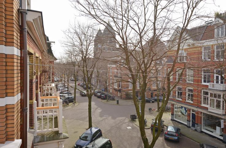 Jacob Obrechtstraat 13 Een royaal herenhuis, wonen en werken onder één dak, gelegen op eigen grond, in het chique Oud-Zuid.