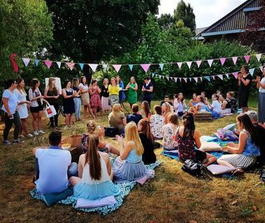 In onze proeftuin komen 50 studenten uit de 1ste, 2de en 3de opleidingsfasen samen in een LEEFGROEP en werken we JAARDOORBREKEND.