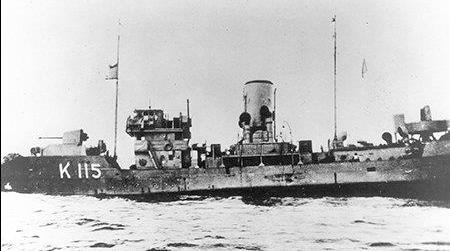Hij werd echter keer op keer weggedreven door de korvetten van SC- 44. Zij achtervolgden hem niet lang, maar Kentrat was bang dat zijn U-boot te zichtbaar was onder deze omstandigheden.