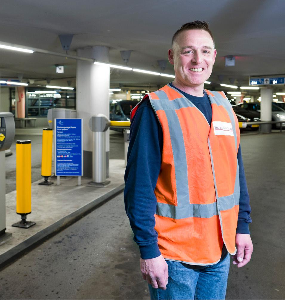 Parkeerservice Verantwoordelijk voor het 24-uursmanagement van zeven parkeergarages, het beheer van straatparkeren en van de bewaakte fietsenstallingen in het centrum van Haarlem en bij het station.