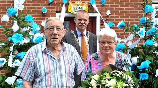 Felicitaties voor 60-jarig paar Freriks Dinsdag 22 juli ging locoburgemeester Peter van de Wardt op bezoek bij Wim en Willi Freriks-Gemmink in Varsseveld om hen, namens het college, te feliciteren