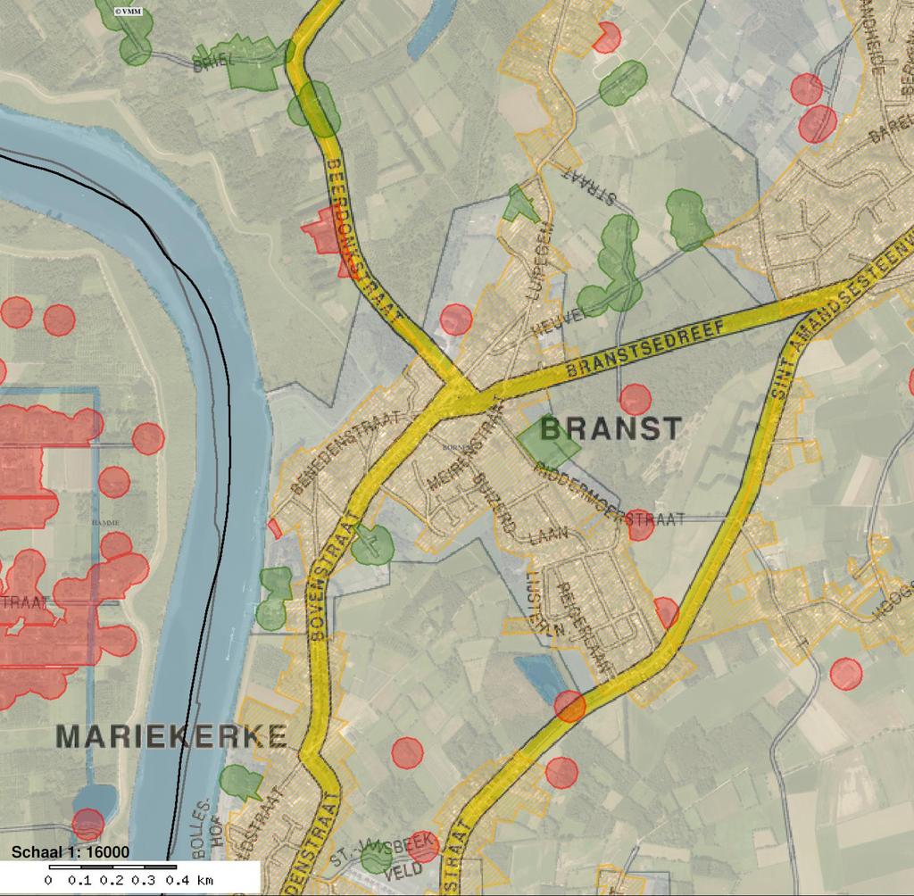 Zoneringsplan figuur 16: uitsnede zoneringsplan (geoloket VMM juli 2015) Het bebouwd deel van het plangebied is in het zoneringsplan opgenomen in het centrale gebied waar aansluiting op openbare