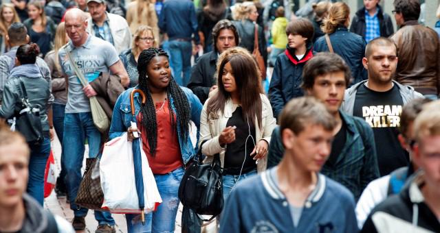 Mensen met een verblijfsvergunning: meteen goed integreren Marjan de