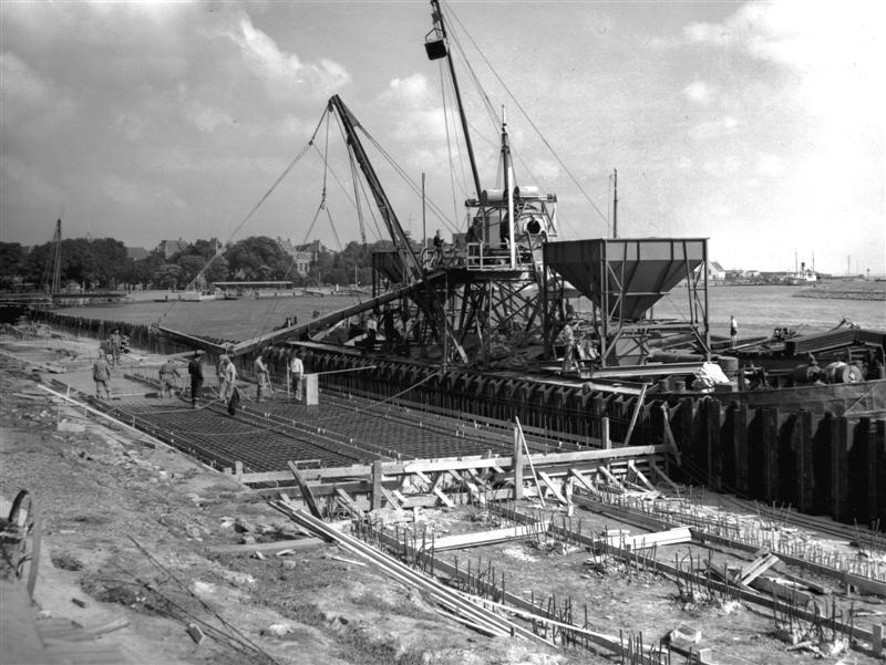 Maar na twee jaar van onzekerheid was heel Den Helder op 20 mei 1947 in juichstemming na de mededeling van de minister dat de marine zou blijven.