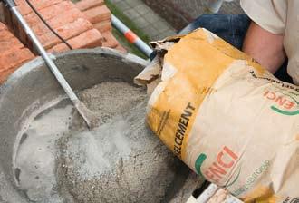 ENCI-cement de juiste keuze Temperatuur bij het verwerken < 10 C 10 20 C > 20 C Portlandcement CEM I 42,5 N ** ** ** Snel portlandcement CEM I 52,5 R ** * - Hoogovencement CEM III/B 42,5 N * ** **