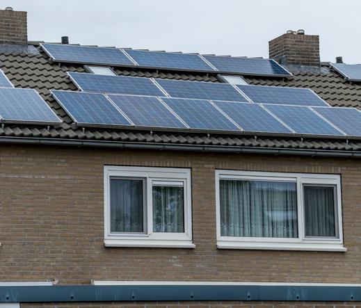 Huurder aan het woord Nerissa Seebregts Dik tevreden met zonnepanelen Nerissa Seebregts was een van de eersten die zonnepanelen kreeg van St. Joseph.