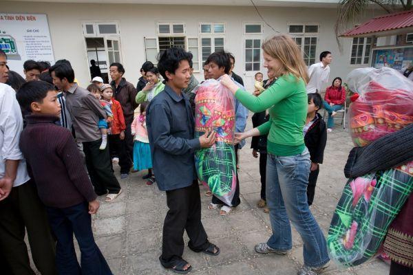 Samenwerking International Womens Club Hanoi (HIWC). Deze heeft al gedurende lange tijd hulp aan behoeftige kinderen ondersteund, onder anderen door het financieren van operaties.