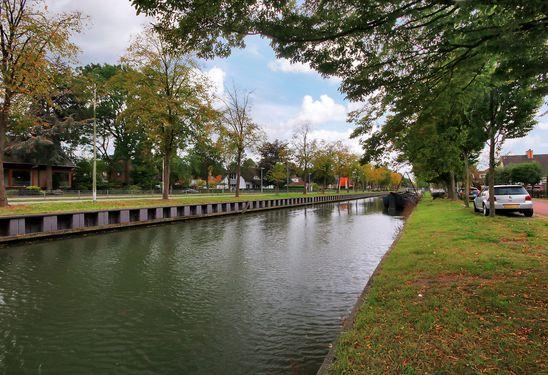 Direct gelegen aan de Leidsche Rijn stap je zo je bootje op om een stukje te gaan varen. Houd je meer van wandelen? Wees dan zeker niet getreurd.