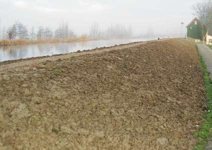 Aanbrengen van GeoBeads, Alert Solutions bv DigiDijk in relatie tot andere innovaties Flood Control 2015 De DigiDijk-technieken sluiten aan bij de ambitie van het onderzoeksprogramma Flood Control