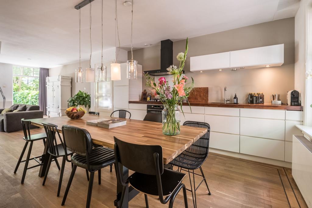 Bijzonderheden Kerngegevens woning Oppervlakte: 115m² Aantal kamers: 5, waarvan 4 slaapkamers Tuin incl. balkon ca. 70 m² (ca. 11,7 m diep) Separate berging: 2,25m x 2,7m, incl.